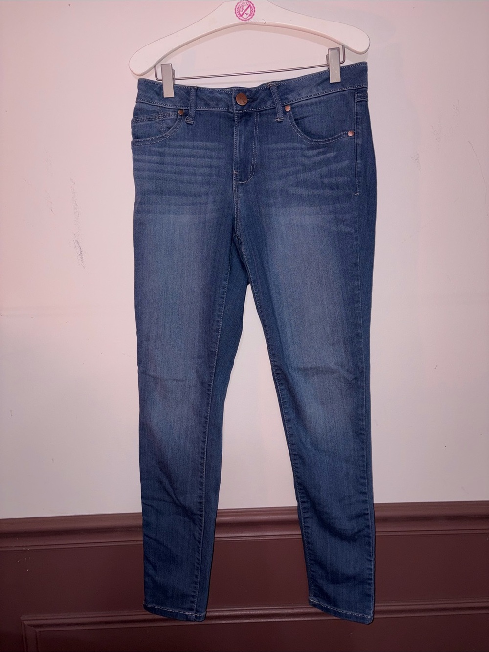1822 Denim Women's Skinny Jeans in Medium Blue Wash